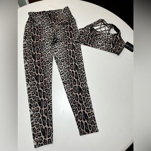 NWT- ONZIE leggings and bra set